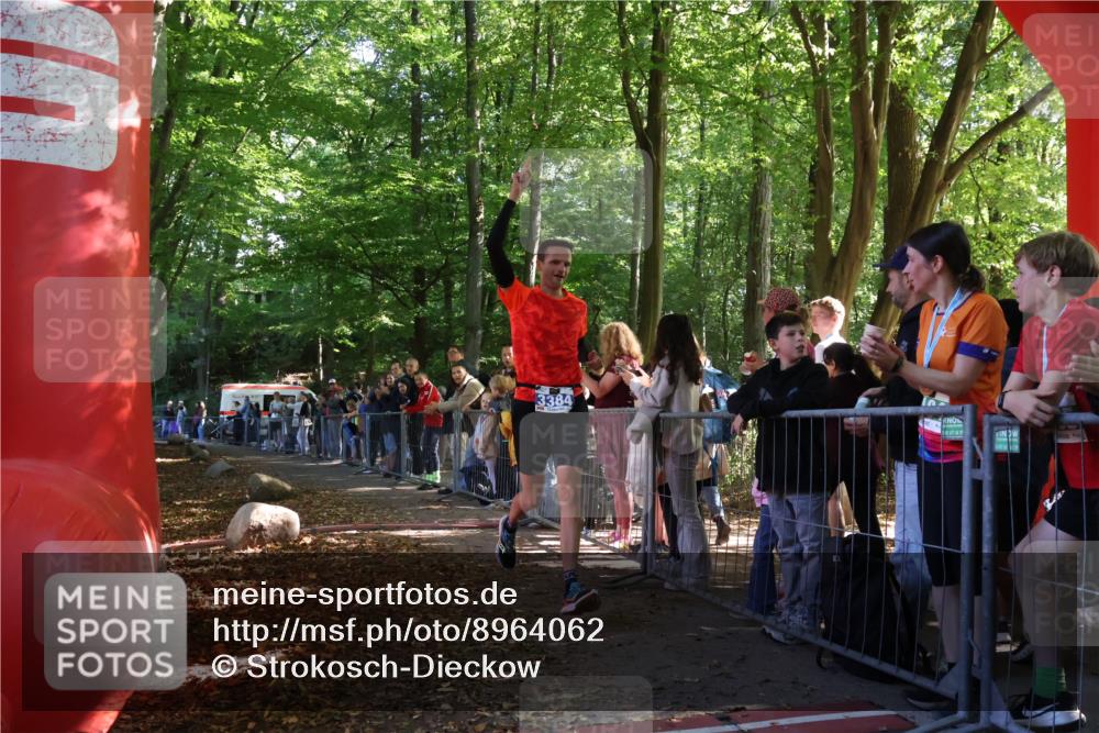 28.09.2025 - 33. Volkslauf durch das schöne Alstertal Strokosch-Dieckow http://msf.ph/oto/8964062 28.09.2025 11:09:58 Ziel 3384 meine-sportfotos.de