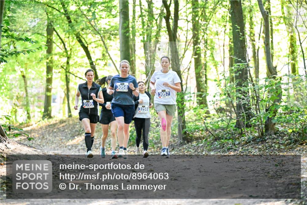 28.09.2025 - 33. Volkslauf durch das schöne Alstertal Dr. Thomas Lammeyer http://msf.ph/oto/8964063 28.09.2025 11:18:43 Laufen 3195, 3058, 3259, 3057 meine-sportfotos.de