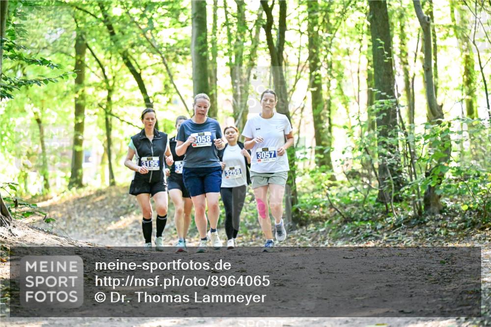 28.09.2025 - 33. Volkslauf durch das schöne Alstertal Dr. Thomas Lammeyer http://msf.ph/oto/8964065 28.09.2025 11:18:43 Laufen 3195, 058, 3259, 3057 meine-sportfotos.de
