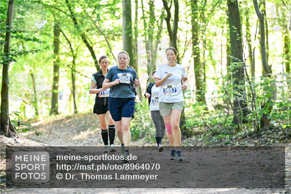 28.09.2025 - 33. Volkslauf durch das schöne Alstertal Dr. Thomas Lammeyer http://msf.ph/oto/8964070 28.09.2025 11:18:44 Laufen 3195, 3058, 325, 3057 meine-sportfotos.de