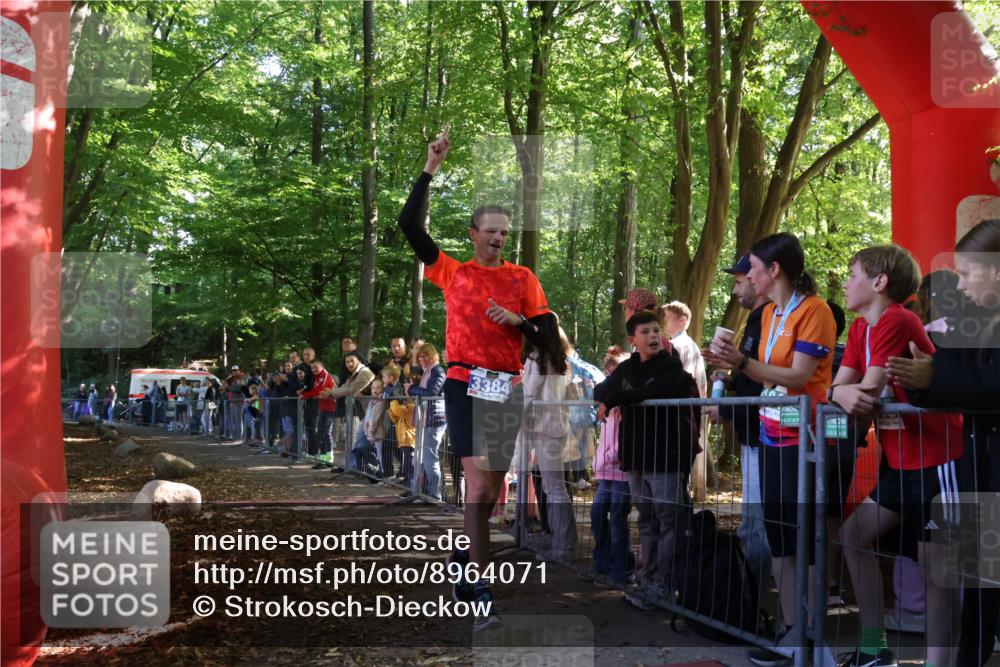 28.09.2025 - 33. Volkslauf durch das schöne Alstertal Strokosch-Dieckow http://msf.ph/oto/8964071 28.09.2025 11:09:59 Ziel  meine-sportfotos.de