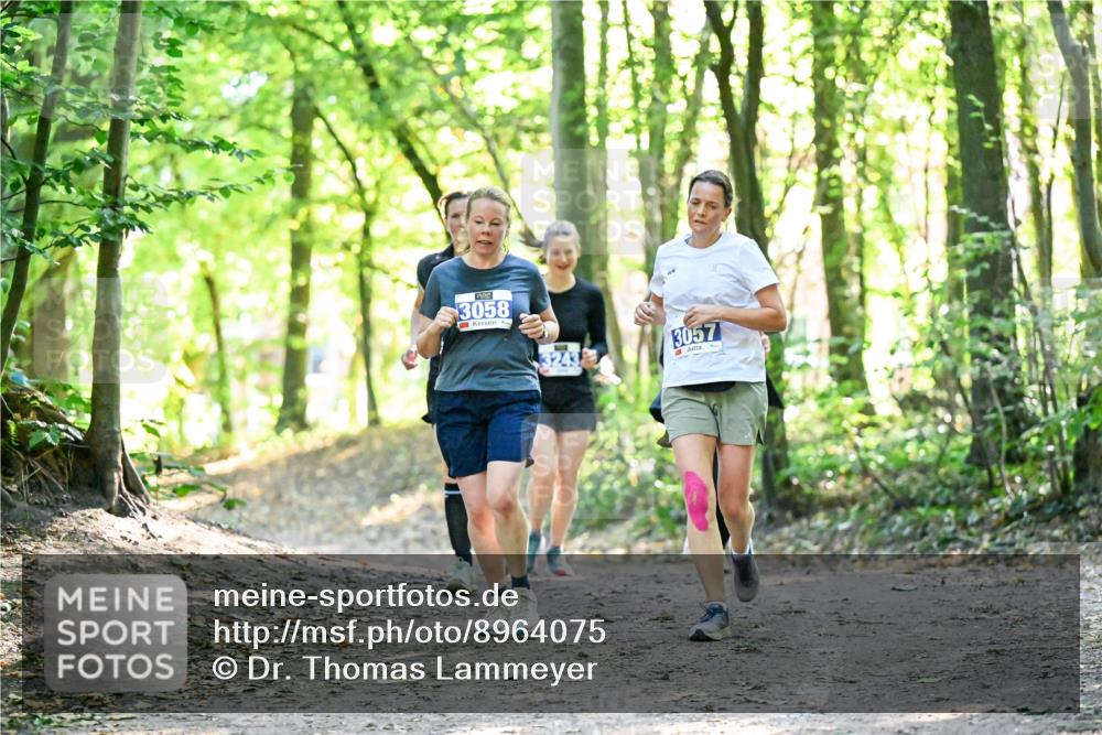 28.09.2025 - 33. Volkslauf durch das schöne Alstertal Dr. Thomas Lammeyer http://msf.ph/oto/8964075 28.09.2025 11:18:45 Laufen 3058, 3057 meine-sportfotos.de