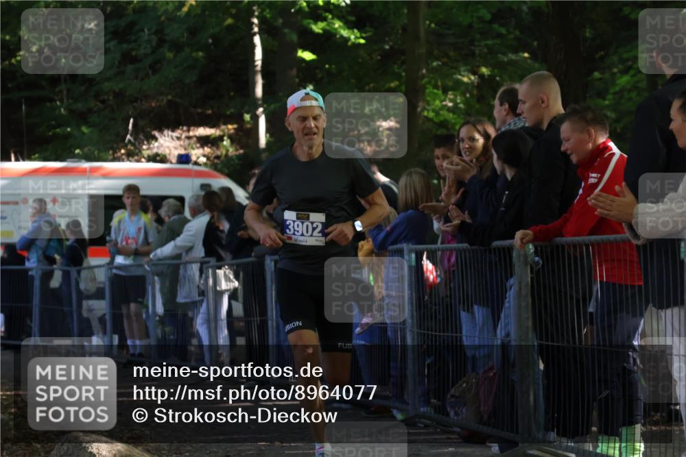 28.09.2025 - 33. Volkslauf durch das schöne Alstertal Strokosch-Dieckow http://msf.ph/oto/8964077 28.09.2025 11:10:15 Ziel 3902 meine-sportfotos.de