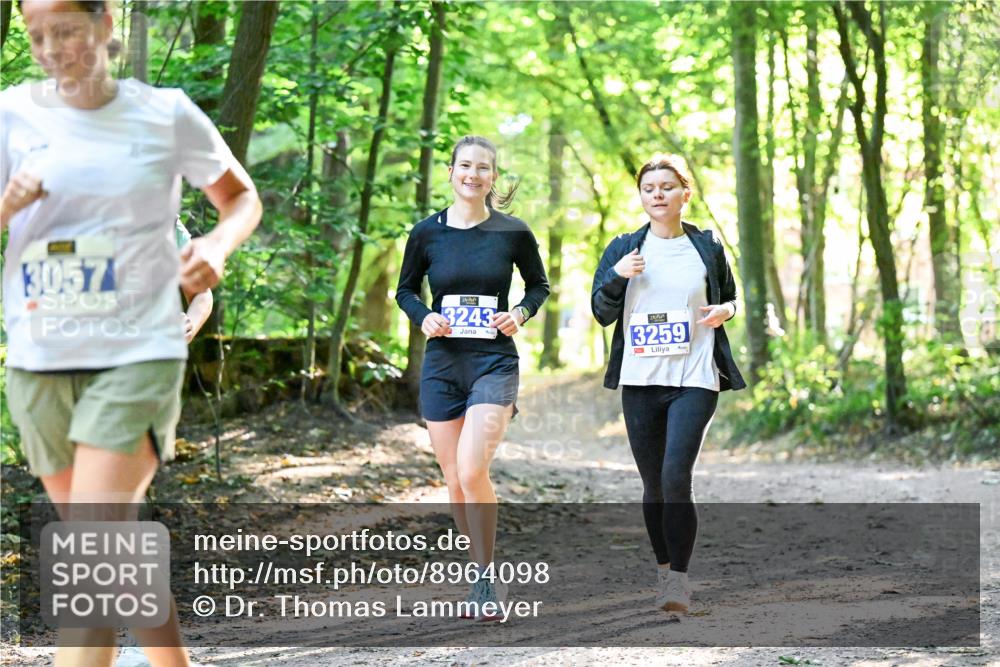 28.09.2025 - 33. Volkslauf durch das schöne Alstertal Dr. Thomas Lammeyer http://msf.ph/oto/8964098 28.09.2025 11:18:48 Laufen 3057, 3243, 3259 meine-sportfotos.de