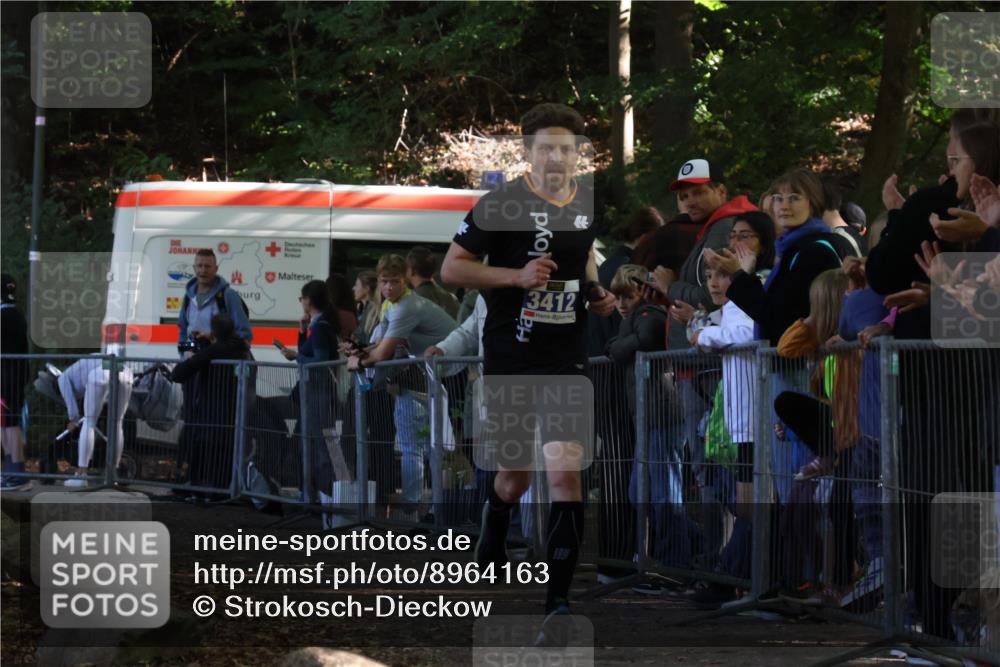 28.09.2025 - 33. Volkslauf durch das schöne Alstertal Strokosch-Dieckow http://msf.ph/oto/8964163 28.09.2025 11:11:28 Ziel 3412 meine-sportfotos.de