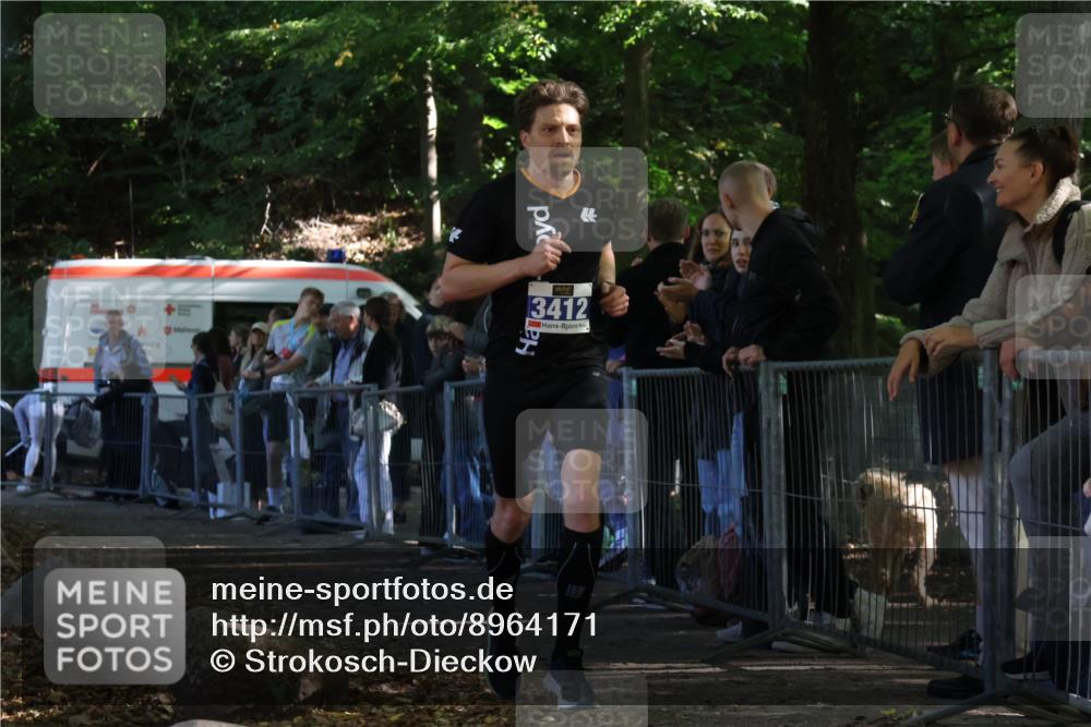 28.09.2025 - 33. Volkslauf durch das schöne Alstertal Strokosch-Dieckow http://msf.ph/oto/8964171 28.09.2025 11:11:29 Ziel 3412 meine-sportfotos.de