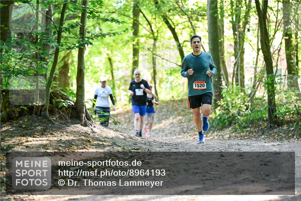 28.09.2025 - 33. Volkslauf durch das schöne Alstertal Dr. Thomas Lammeyer http://msf.ph/oto/8964193 28.09.2025 11:19:30 Laufen 1520 meine-sportfotos.de