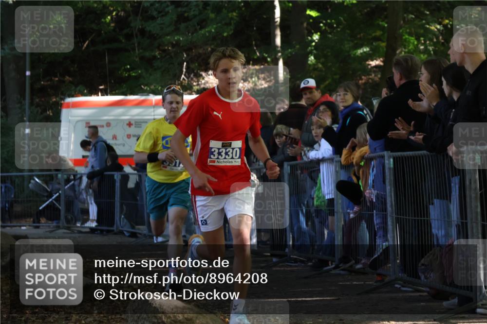 28.09.2025 - 33. Volkslauf durch das schöne Alstertal Strokosch-Dieckow http://msf.ph/oto/8964208 28.09.2025 11:11:40 Ziel 3330, 3912 meine-sportfotos.de