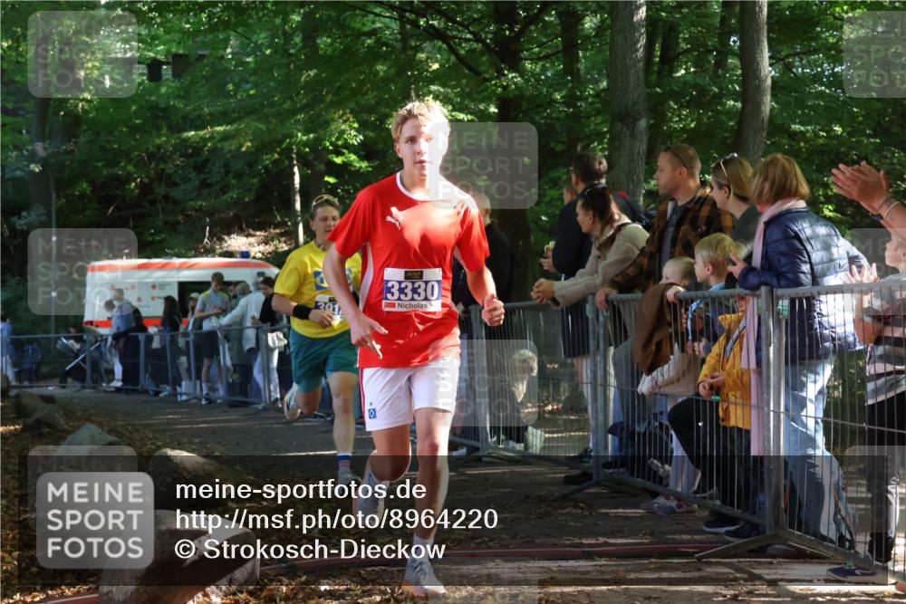 28.09.2025 - 33. Volkslauf durch das schöne Alstertal Strokosch-Dieckow http://msf.ph/oto/8964220 28.09.2025 11:11:41 Ziel 3330, 3912 meine-sportfotos.de