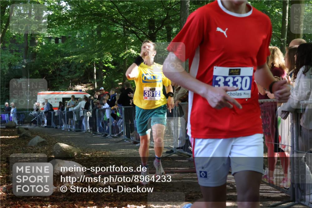 28.09.2025 - 33. Volkslauf durch das schöne Alstertal Strokosch-Dieckow http://msf.ph/oto/8964233 28.09.2025 11:11:43 Ziel 3912 meine-sportfotos.de