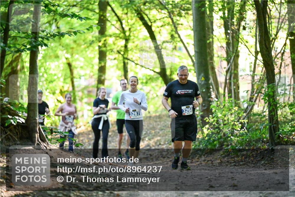 28.09.2025 - 33. Volkslauf durch das schöne Alstertal Dr. Thomas Lammeyer http://msf.ph/oto/8964237 28.09.2025 11:19:41 Laufen 3267, 3268 meine-sportfotos.de