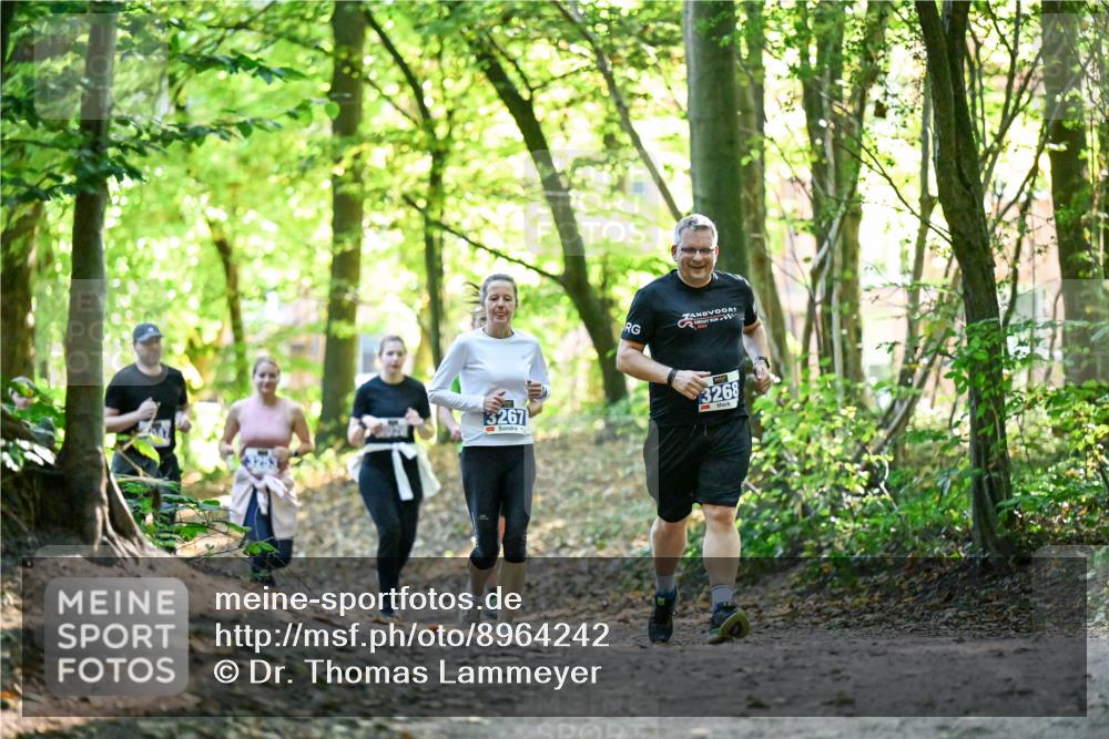 28.09.2025 - 33. Volkslauf durch das schöne Alstertal Dr. Thomas Lammeyer http://msf.ph/oto/8964242 28.09.2025 11:19:42 Laufen 3267, 3268 meine-sportfotos.de
