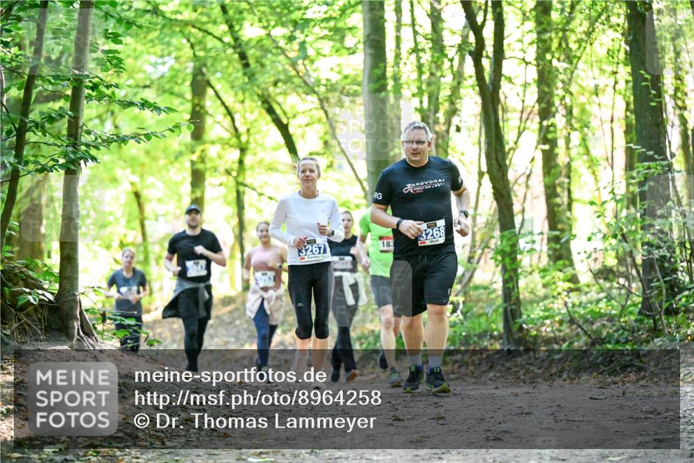 28.09.2025 - 33. Volkslauf durch das schöne Alstertal Dr. Thomas Lammeyer http://msf.ph/oto/8964258 28.09.2025 11:19:44 Laufen 3267, 3268, 183 meine-sportfotos.de