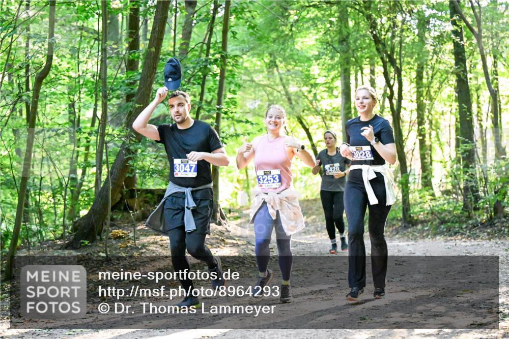 28.09.2025 - 33. Volkslauf durch das schöne Alstertal Dr. Thomas Lammeyer http://msf.ph/oto/8964293 28.09.2025 11:19:50 Laufen 3047, 3253, 3420, 3028 meine-sportfotos.de