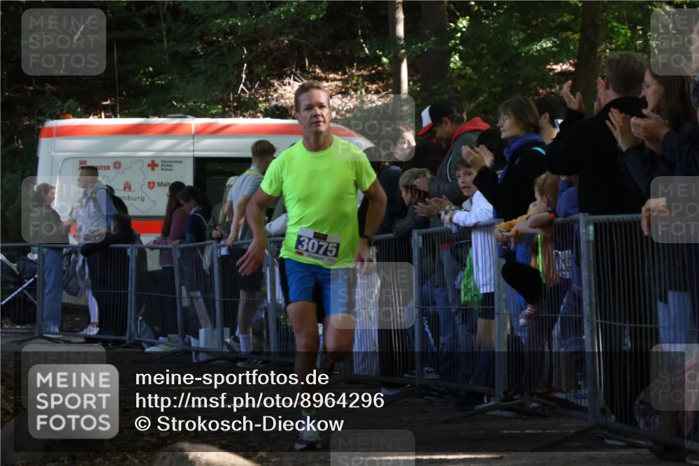 28.09.2025 - 33. Volkslauf durch das schöne Alstertal Strokosch-Dieckow http://msf.ph/oto/8964296 28.09.2025 11:12:04 Ziel 3075 meine-sportfotos.de