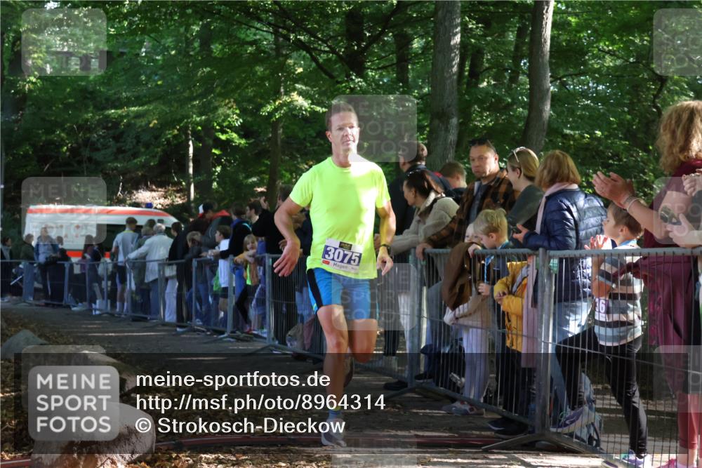 28.09.2025 - 33. Volkslauf durch das schöne Alstertal Strokosch-Dieckow http://msf.ph/oto/8964314 28.09.2025 11:12:06 Ziel 3075 meine-sportfotos.de