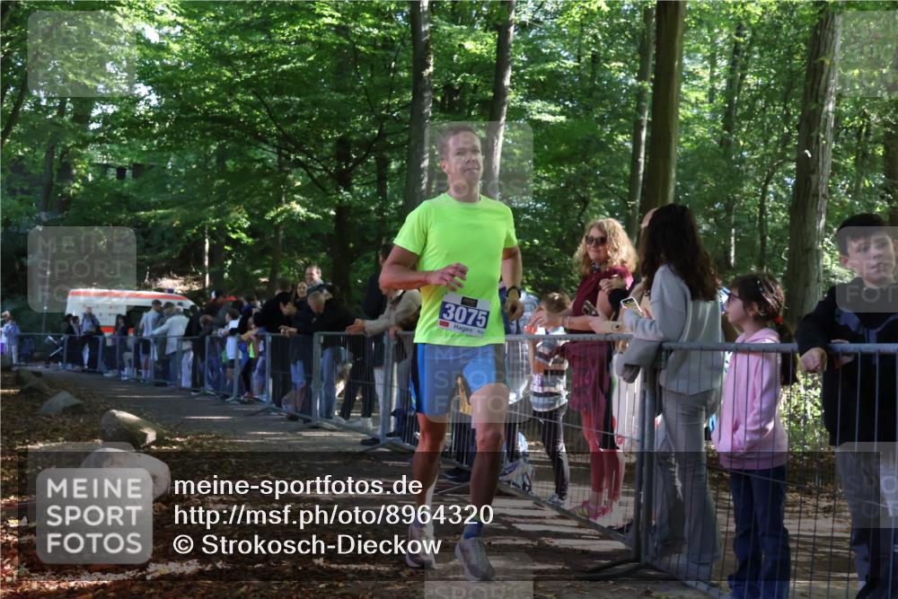 28.09.2025 - 33. Volkslauf durch das schöne Alstertal Strokosch-Dieckow http://msf.ph/oto/8964320 28.09.2025 11:12:07 Ziel 3075 meine-sportfotos.de