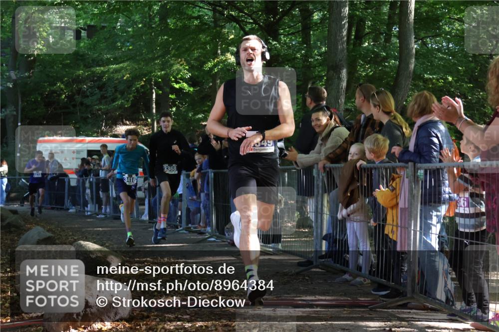 28.09.2025 - 33. Volkslauf durch das schöne Alstertal Strokosch-Dieckow http://msf.ph/oto/8964384 28.09.2025 11:12:44 Ziel 3215, 3349, 3368, 3374, 3392, 3416 meine-sportfotos.de