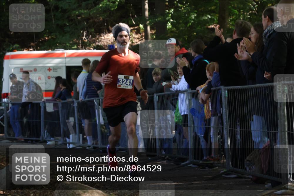 28.09.2025 - 33. Volkslauf durch das schöne Alstertal Strokosch-Dieckow http://msf.ph/oto/8964529 28.09.2025 11:13:34 Ziel 3241 meine-sportfotos.de
