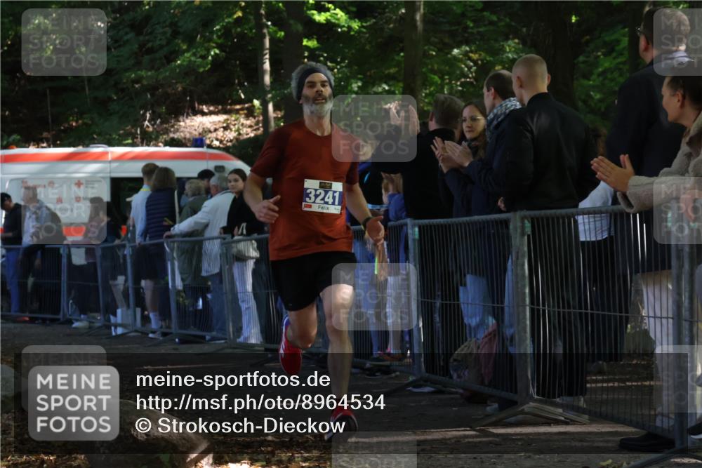28.09.2025 - 33. Volkslauf durch das schöne Alstertal Strokosch-Dieckow http://msf.ph/oto/8964534 28.09.2025 11:13:35 Ziel 3241 meine-sportfotos.de