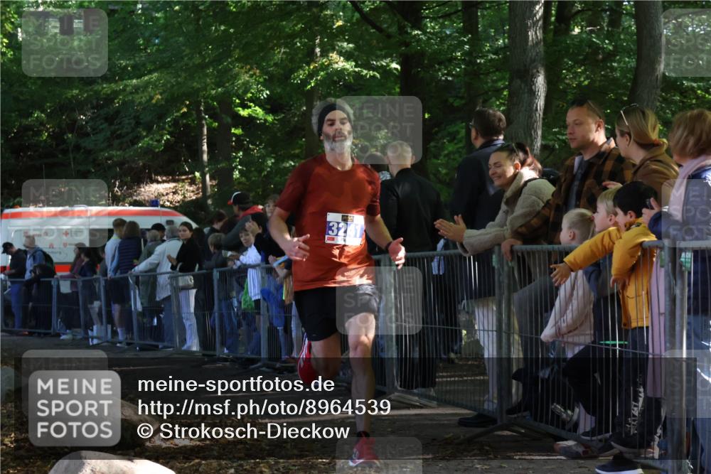 28.09.2025 - 33. Volkslauf durch das schöne Alstertal Strokosch-Dieckow http://msf.ph/oto/8964539 28.09.2025 11:13:36 Ziel 3241 meine-sportfotos.de