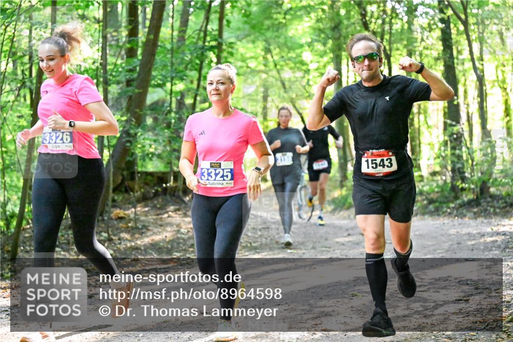 28.09.2025 - 33. Volkslauf durch das schöne Alstertal Dr. Thomas Lammeyer http://msf.ph/oto/8964598 28.09.2025 11:22:32 Laufen 3326, 3325, 1543 meine-sportfotos.de