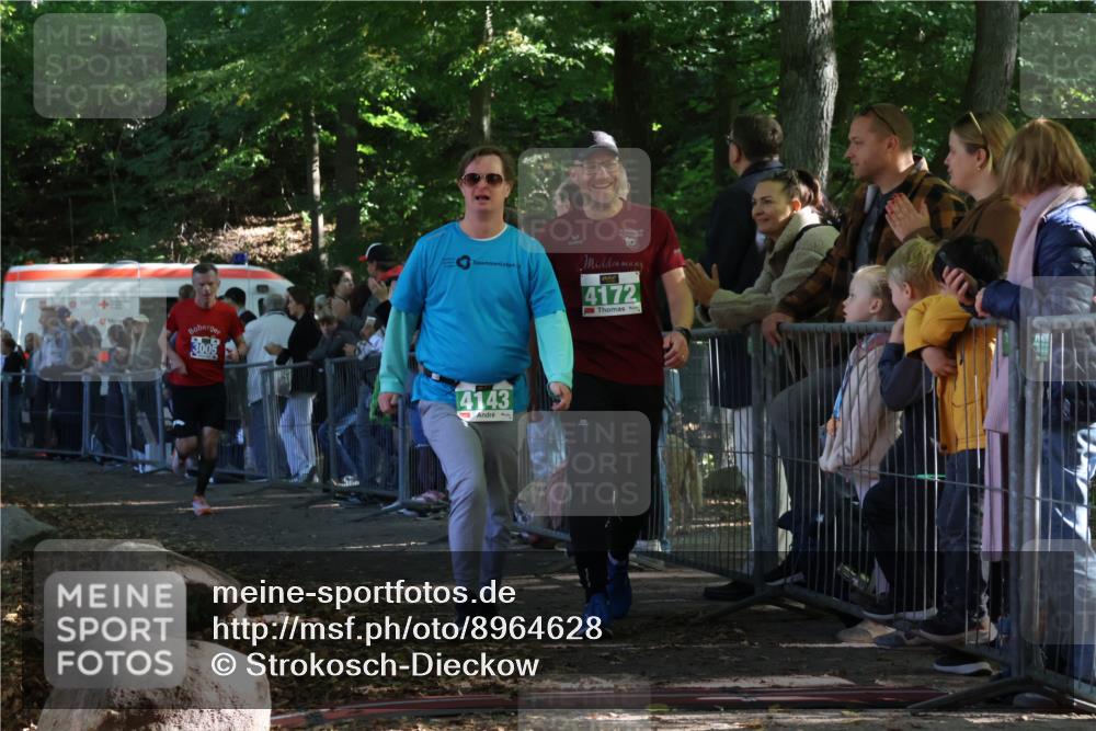 28.09.2025 - 33. Volkslauf durch das schöne Alstertal Strokosch-Dieckow http://msf.ph/oto/8964628 28.09.2025 11:14:30 Ziel 3005, 4172 meine-sportfotos.de