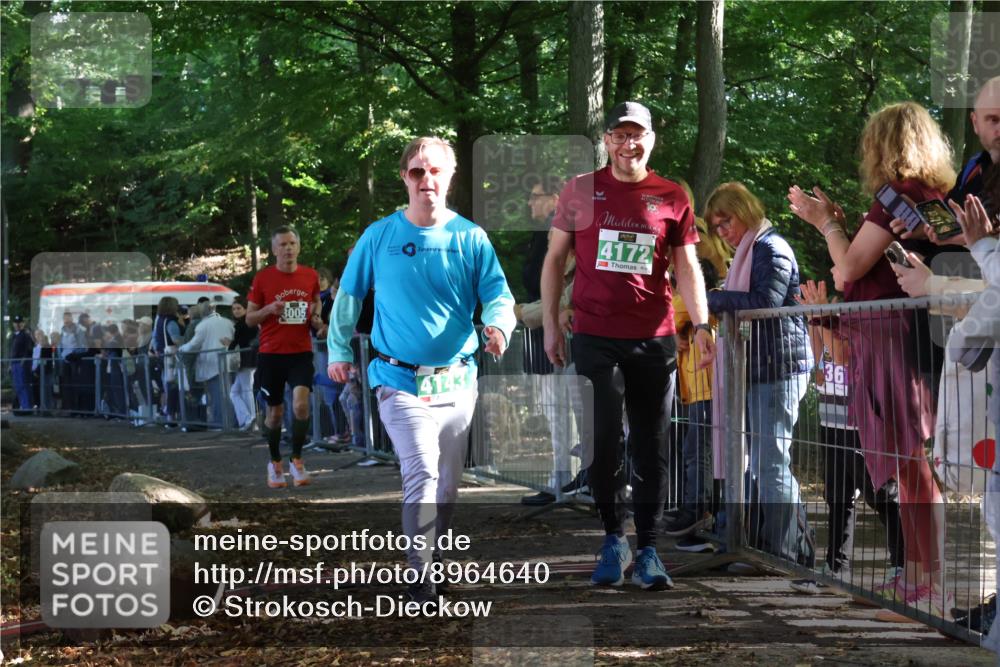 28.09.2025 - 33. Volkslauf durch das schöne Alstertal Strokosch-Dieckow http://msf.ph/oto/8964640 28.09.2025 11:14:31 Ziel 3005, 4172 meine-sportfotos.de