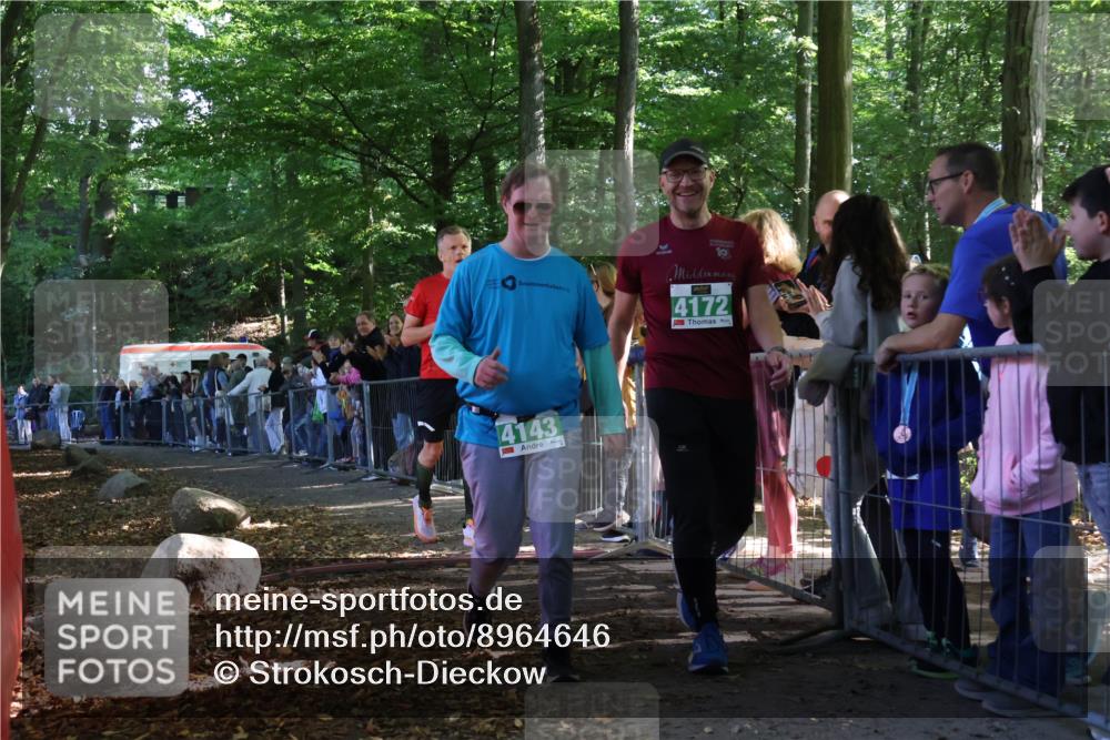 28.09.2025 - 33. Volkslauf durch das schöne Alstertal Strokosch-Dieckow http://msf.ph/oto/8964646 28.09.2025 11:14:33 Ziel 3005 meine-sportfotos.de