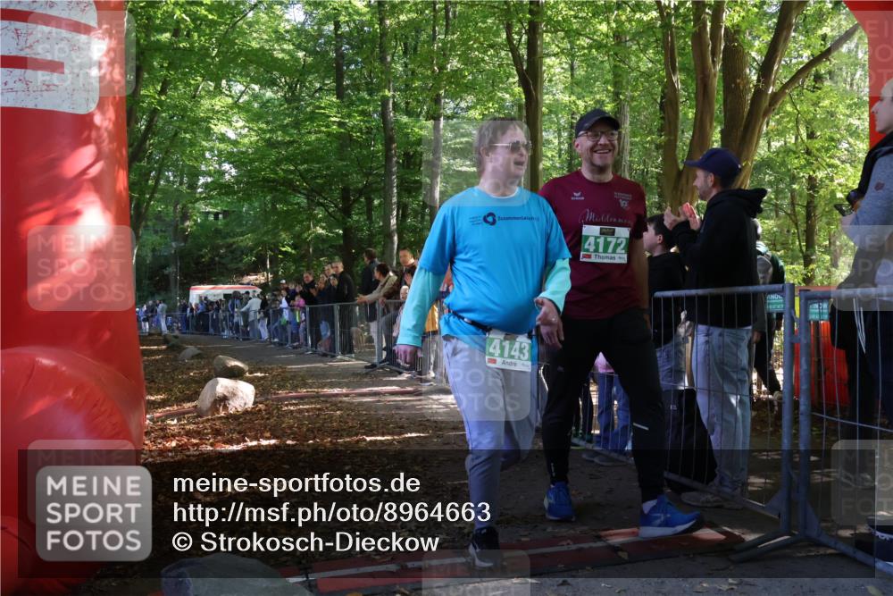 28.09.2025 - 33. Volkslauf durch das schöne Alstertal Strokosch-Dieckow http://msf.ph/oto/8964663 28.09.2025 11:14:34 Ziel 3005 meine-sportfotos.de
