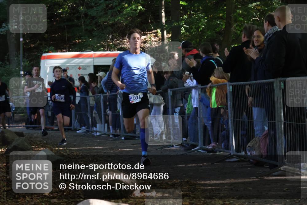 28.09.2025 - 33. Volkslauf durch das schöne Alstertal Strokosch-Dieckow http://msf.ph/oto/8964686 28.09.2025 11:14:47 Ziel 3079, 3362, 3366, 3923, 3924 meine-sportfotos.de