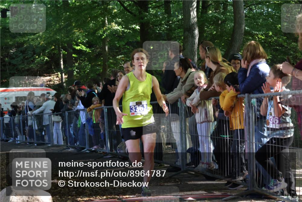 28.09.2025 - 33. Volkslauf durch das schöne Alstertal Strokosch-Dieckow http://msf.ph/oto/8964787 28.09.2025 11:14:54 Ziel 3362, 3406, 3939 meine-sportfotos.de