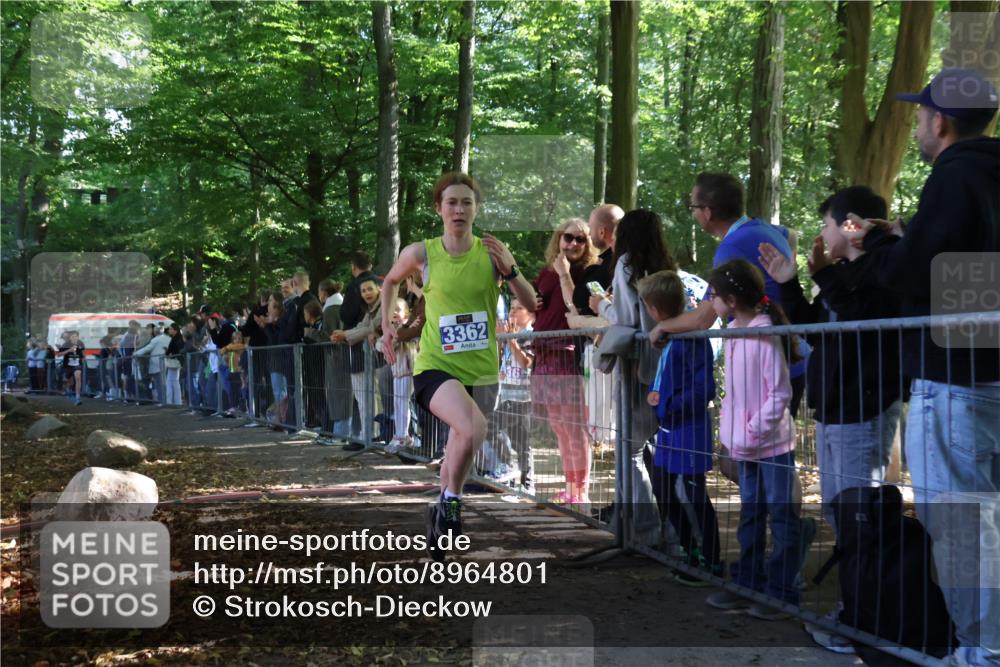 28.09.2025 - 33. Volkslauf durch das schöne Alstertal Strokosch-Dieckow http://msf.ph/oto/8964801 28.09.2025 11:14:55 Ziel 3362, 3406, 3939 meine-sportfotos.de