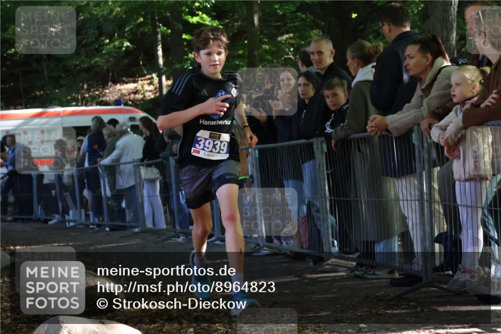 28.09.2025 - 33. Volkslauf durch das schöne Alstertal Strokosch-Dieckow http://msf.ph/oto/8964823 28.09.2025 11:14:58 Ziel 3406, 3939 meine-sportfotos.de