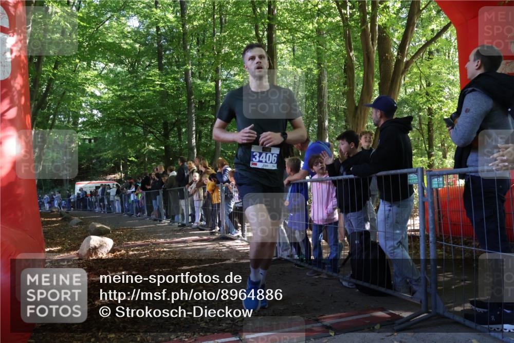 28.09.2025 - 33. Volkslauf durch das schöne Alstertal Strokosch-Dieckow http://msf.ph/oto/8964886 28.09.2025 11:15:04 Ziel 3406 meine-sportfotos.de