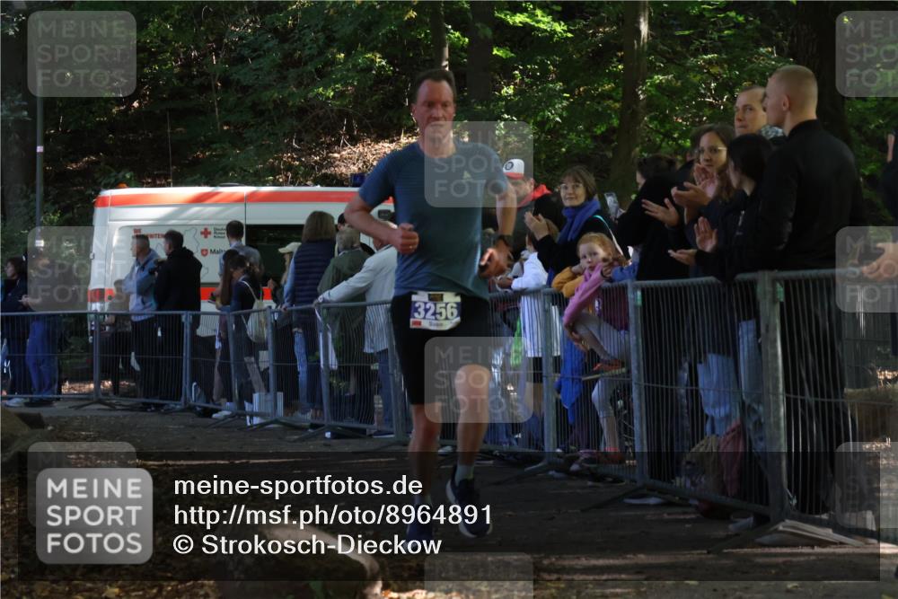 28.09.2025 - 33. Volkslauf durch das schöne Alstertal Strokosch-Dieckow http://msf.ph/oto/8964891 28.09.2025 11:16:10 Ziel 3256 meine-sportfotos.de