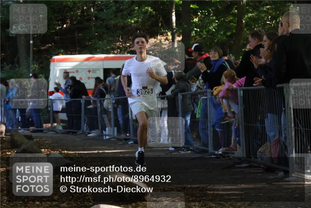 28.09.2025 - 33. Volkslauf durch das schöne Alstertal Strokosch-Dieckow http://msf.ph/oto/8964932 28.09.2025 11:16:29 Ziel 3925 meine-sportfotos.de