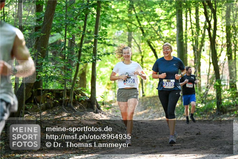 28.09.2025 - 33. Volkslauf durch das schöne Alstertal Dr. Thomas Lammeyer http://msf.ph/oto/8964935 28.09.2025 11:24:39 Laufen 3390, 3389 meine-sportfotos.de