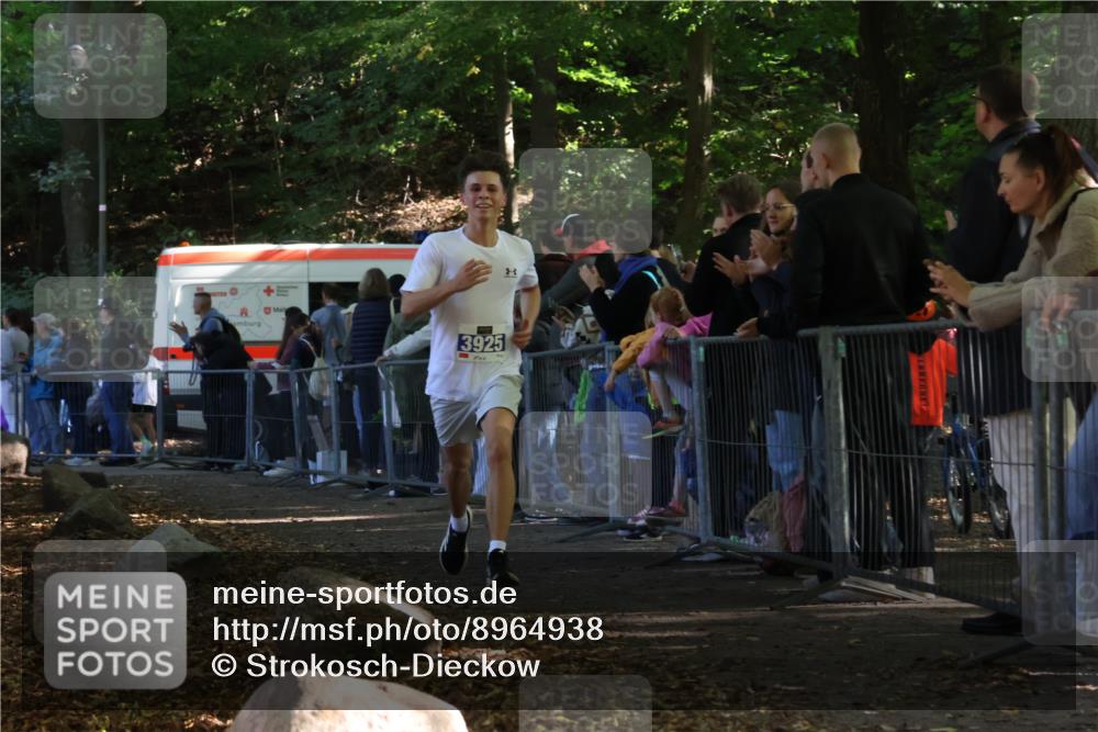 28.09.2025 - 33. Volkslauf durch das schöne Alstertal Strokosch-Dieckow http://msf.ph/oto/8964938 28.09.2025 11:16:29 Ziel 3925 meine-sportfotos.de