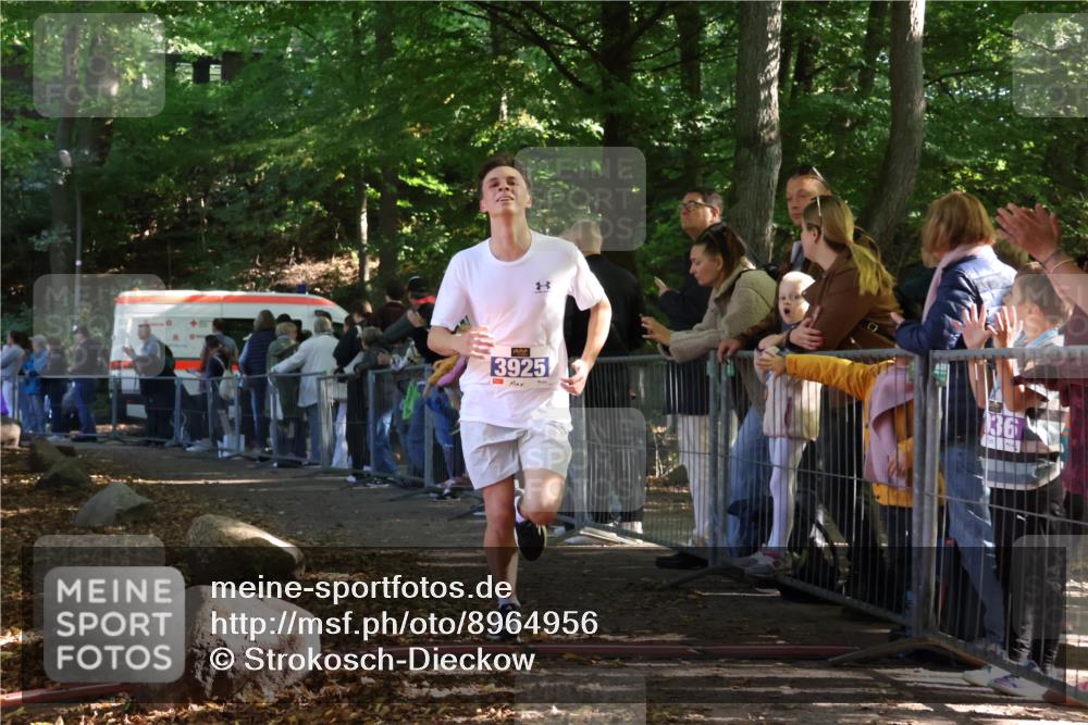 28.09.2025 - 33. Volkslauf durch das schöne Alstertal Strokosch-Dieckow http://msf.ph/oto/8964956 28.09.2025 11:16:31 Ziel 3925 meine-sportfotos.de