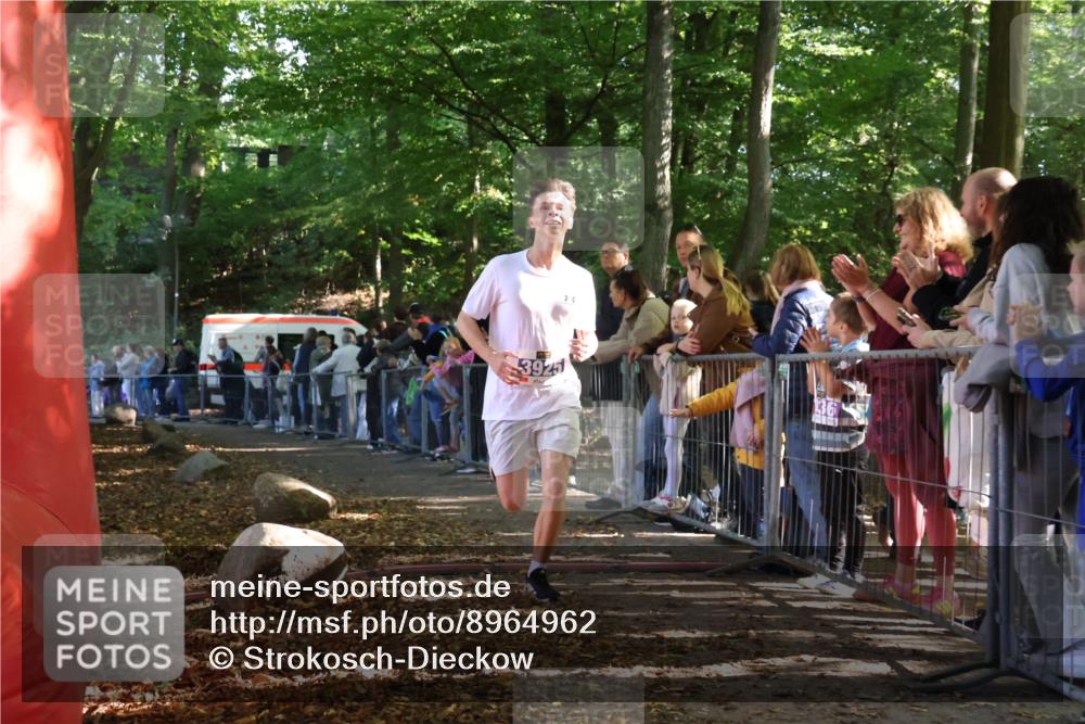 28.09.2025 - 33. Volkslauf durch das schöne Alstertal Strokosch-Dieckow http://msf.ph/oto/8964962 28.09.2025 11:16:31 Ziel 3925 meine-sportfotos.de