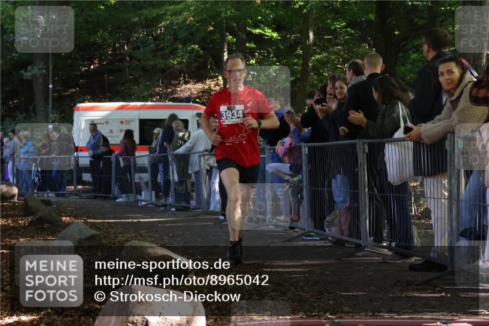 28.09.2025 - 33. Volkslauf durch das schöne Alstertal Strokosch-Dieckow http://msf.ph/oto/8965042 28.09.2025 11:16:52 Ziel 3934 meine-sportfotos.de