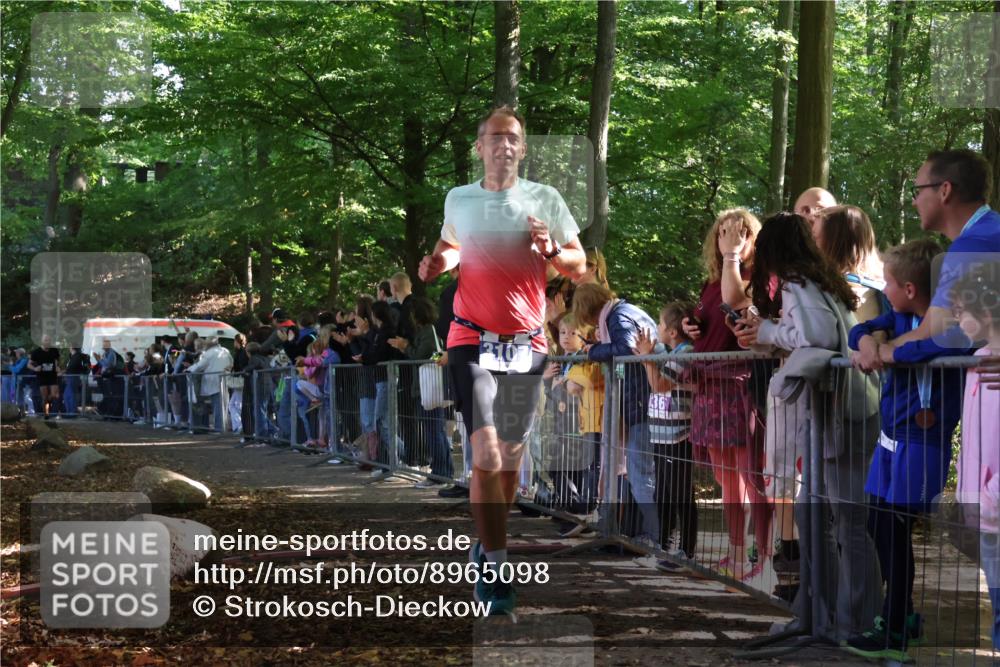 28.09.2025 - 33. Volkslauf durch das schöne Alstertal Strokosch-Dieckow http://msf.ph/oto/8965098 28.09.2025 11:17:47 Ziel 1502, 3094, 3107 meine-sportfotos.de
