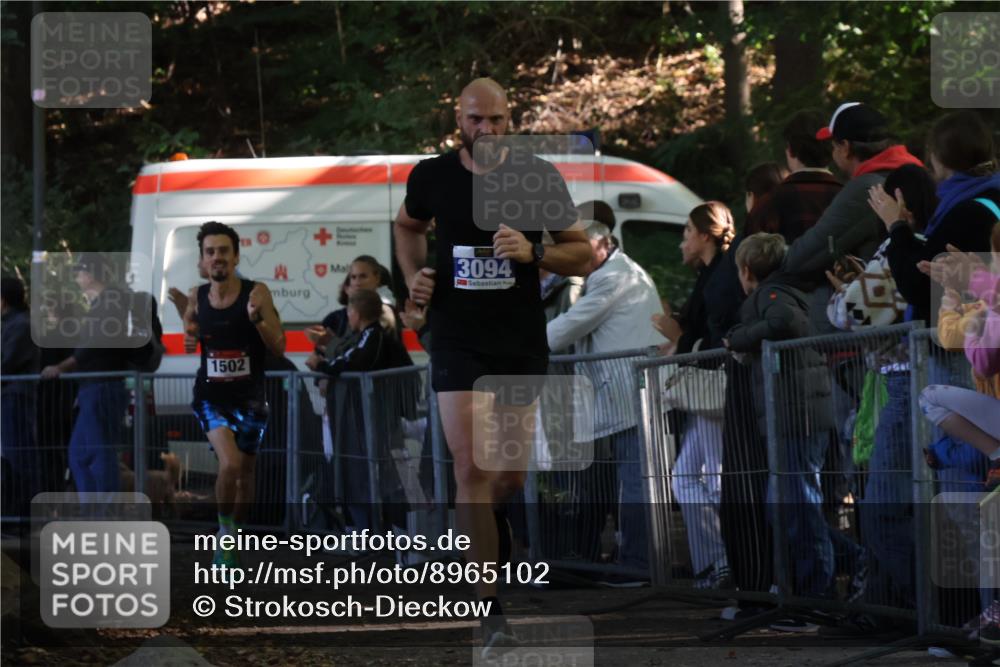 28.09.2025 - 33. Volkslauf durch das schöne Alstertal Strokosch-Dieckow http://msf.ph/oto/8965102 28.09.2025 11:17:50 Ziel 1502, 3094 meine-sportfotos.de