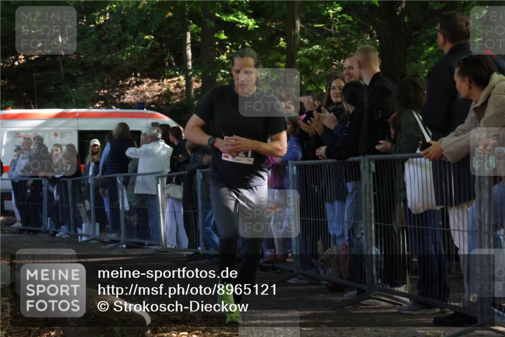 28.09.2025 - 33. Volkslauf durch das schöne Alstertal Strokosch-Dieckow http://msf.ph/oto/8965121 28.09.2025 11:18:05 Ziel 3921 meine-sportfotos.de
