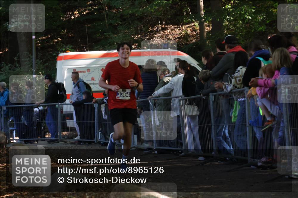 28.09.2025 - 33. Volkslauf durch das schöne Alstertal Strokosch-Dieckow http://msf.ph/oto/8965126 28.09.2025 11:18:14 Ziel 3364 meine-sportfotos.de