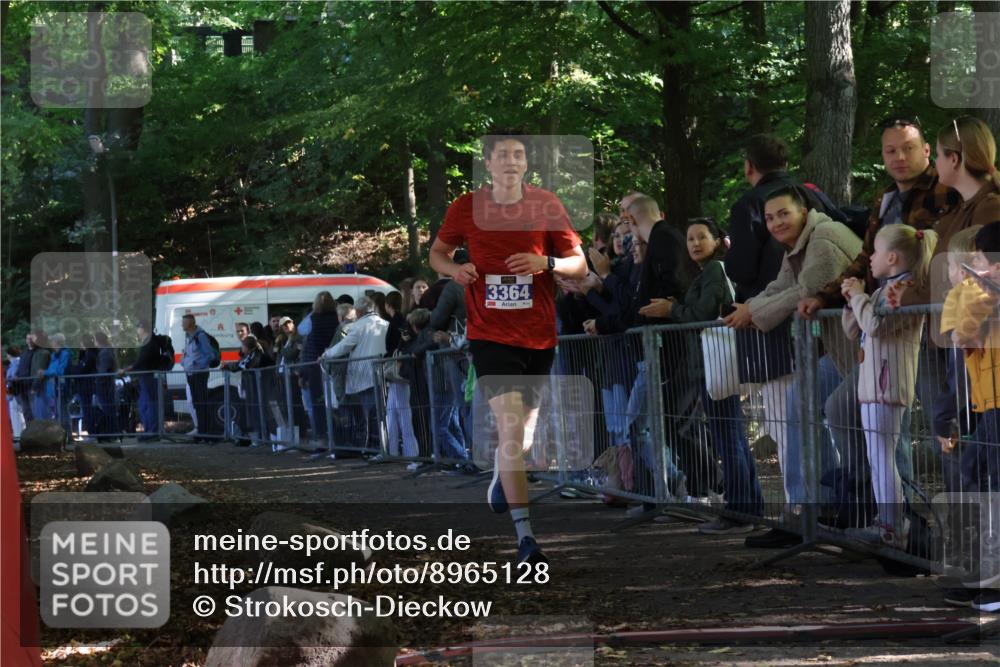 28.09.2025 - 33. Volkslauf durch das schöne Alstertal Strokosch-Dieckow http://msf.ph/oto/8965128 28.09.2025 11:18:16 Ziel 3364 meine-sportfotos.de