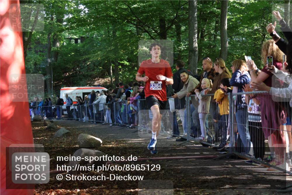 28.09.2025 - 33. Volkslauf durch das schöne Alstertal Strokosch-Dieckow http://msf.ph/oto/8965129 28.09.2025 11:18:17 Ziel 3364 meine-sportfotos.de