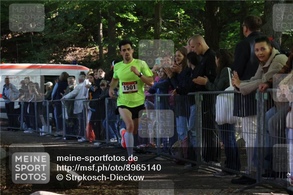28.09.2025 - 33. Volkslauf durch das schöne Alstertal Strokosch-Dieckow http://msf.ph/oto/8965140 28.09.2025 11:18:47 Ziel 1501, 3419 meine-sportfotos.de