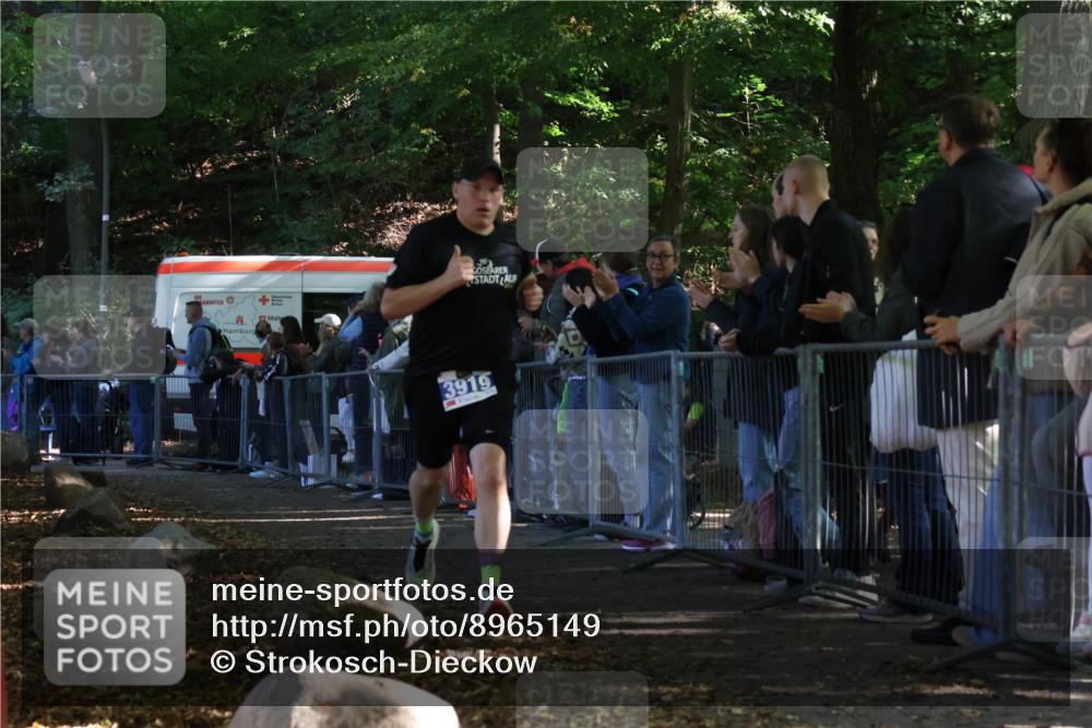 28.09.2025 - 33. Volkslauf durch das schöne Alstertal Strokosch-Dieckow http://msf.ph/oto/8965149 28.09.2025 11:18:59 Ziel 3919 meine-sportfotos.de